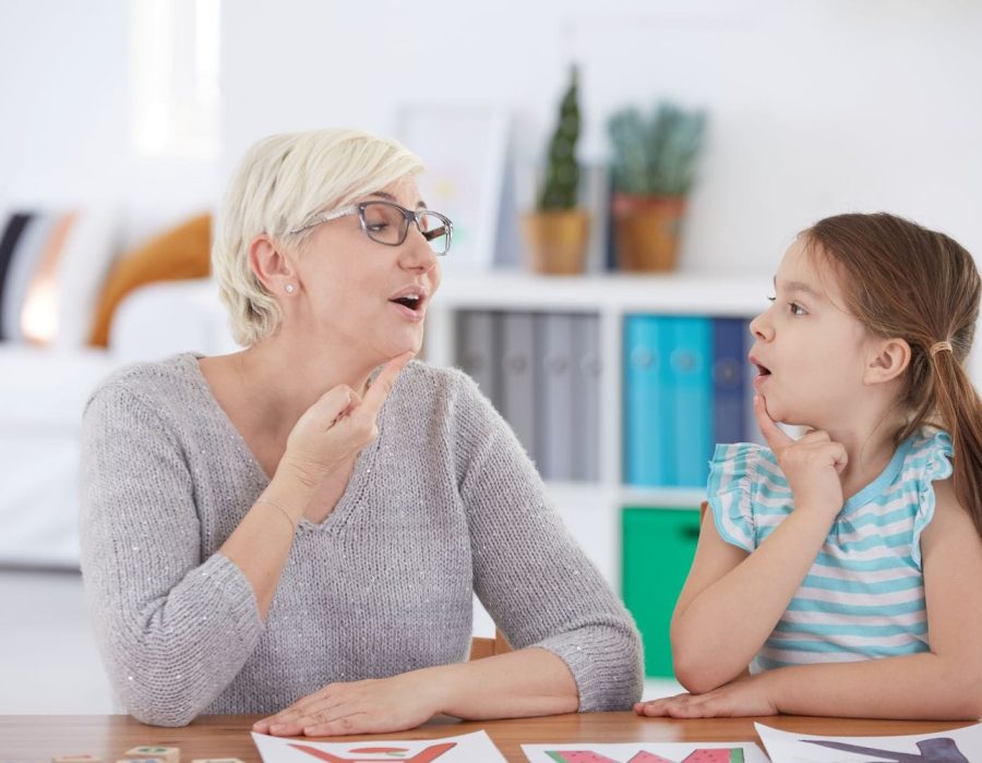 stuttering-girl-and-speech-therapist-2024-1012212121-20-18-14-14-utc stuttering-girl-and-speech-therapist-2024-1012212121-20-18-14-14-utc